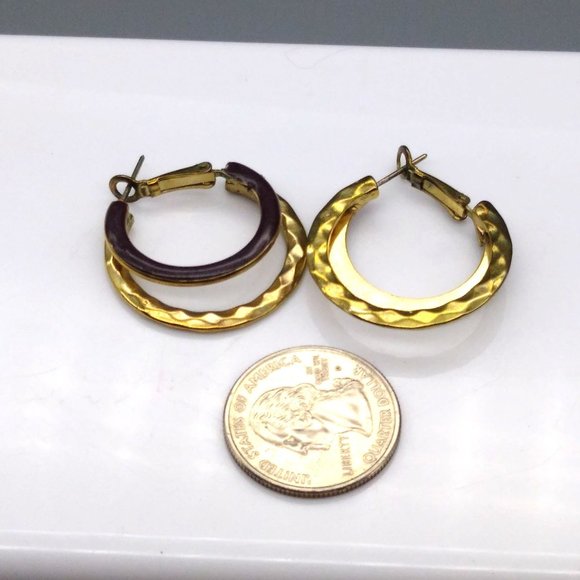 Vintage Enamel Double Hoop Earrings, Hammered Gold Tone and Plum Purple - Picture 5 of 5